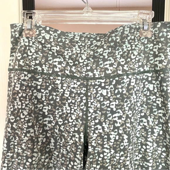 Aerie Green Leopard Print Leggings - Picture 4 of 5